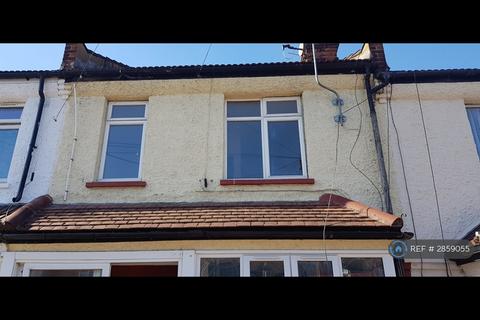 2 bedroom flat to rent, Whitby Road, South Harrow, HA2