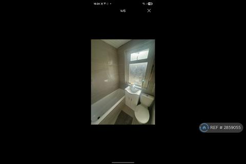 2 bedroom flat to rent, Whitby Road, South Harrow, HA2