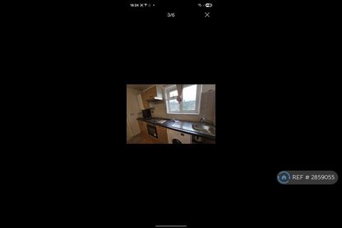 2 bedroom flat to rent, Whitby Road, South Harrow, HA2