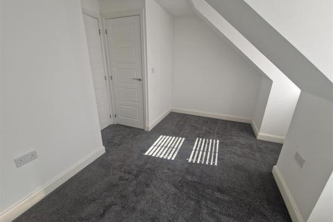 4 bedroom end of terrace house to rent, Wheeler Close, Dartford