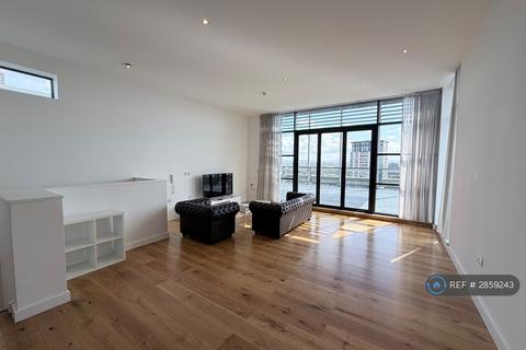 2 bedroom penthouse to rent, The Quays, Salford, M50
