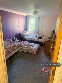 2 bedroom flat to rent, North Lawns, Gravesend, DA11