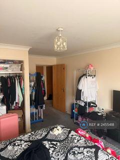 2 bedroom flat to rent, North Lawns, Gravesend, DA11
