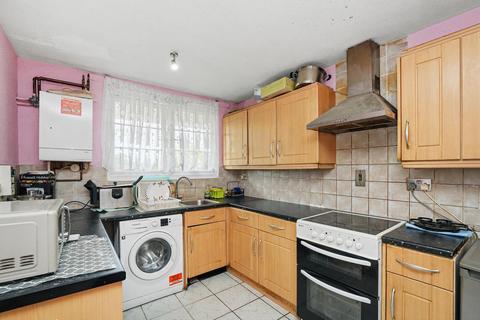 3 bedroom maisonette for sale, Lytchet Way, Enfield