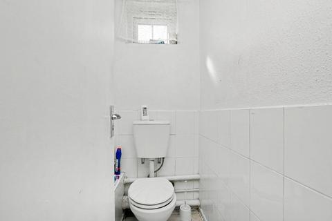 3 bedroom maisonette for sale, Lytchet Way, Enfield