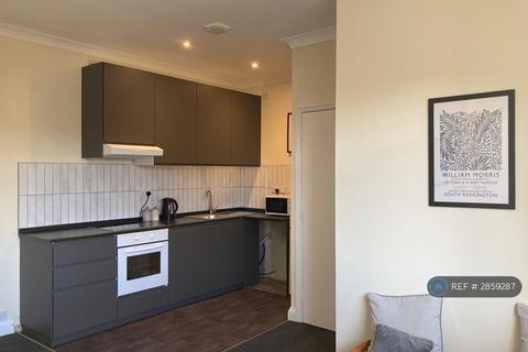 2 bedroom flat to rent, Oundle Road, Peterborough, PE2