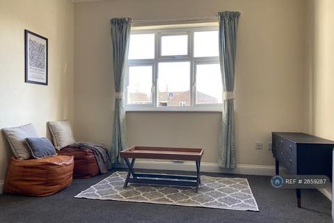 2 bedroom flat to rent, Oundle Road, Peterborough, PE2