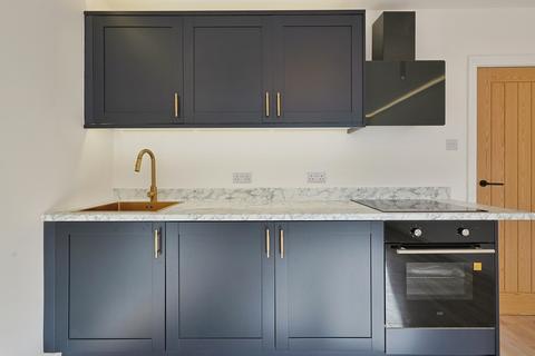 2 bedroom flat for sale, Elspeth Road, London, SW11
