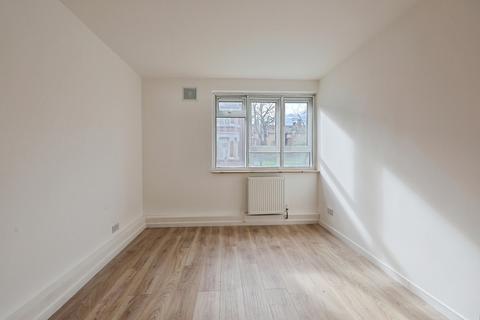 2 bedroom flat for sale, Elspeth Road, London, SW11