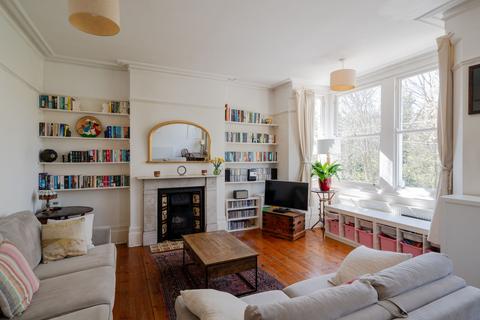 2 bedroom flat for sale, Forest Glade, London E11