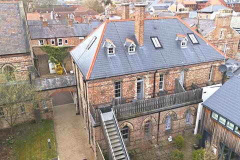 Flat - Lawrence Street, York YO10
