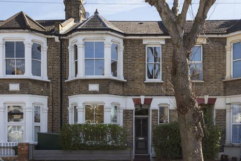 2 bedroom maisonette for sale, Twickenham Road, London E11