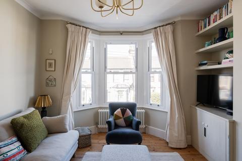3 bedroom maisonette for sale, Albert Road, London E10