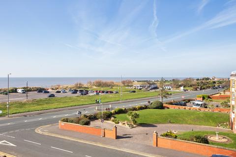 1 bedroom apartment for sale, South Promenade, Lytham St. Annes, FY8