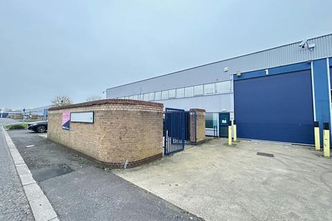 Industrial unit to rent, 1-6 Holkham Rd Peterborough PE2 6TE