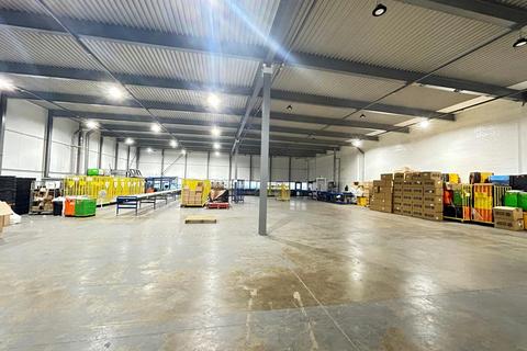 Industrial unit to rent, 1-6 Holkham Rd Peterborough PE2 6TE