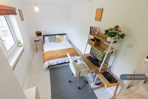 3 bedroom maisonette to rent, St. Vincent House, London, SE1