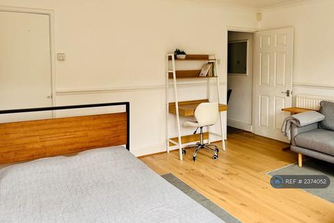 3 bedroom maisonette to rent, St. Vincent House, London, SE1