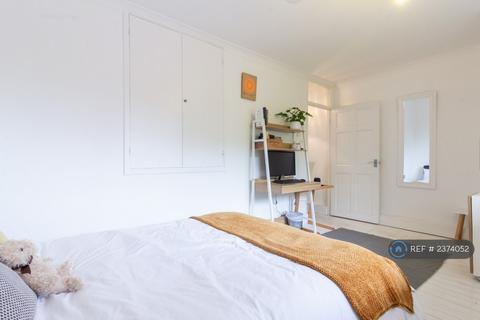 3 bedroom maisonette to rent, St. Vincent House, London, SE1
