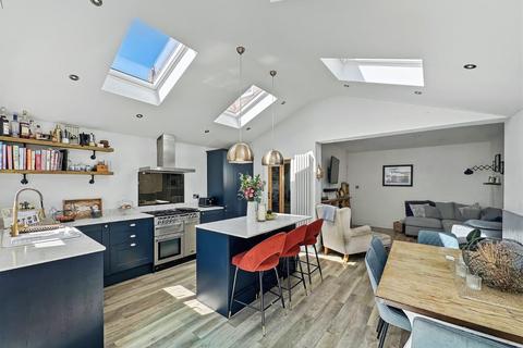 4 bedroom semi-detached house for sale, Brook Lane, Timperley