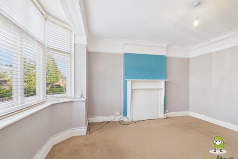 4 bedroom semi-detached house for sale, Wallis Road, Basingstoke, Hampshire, RG21