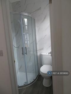 1 bedroom in a flat share to rent, Middle Road, London, HA2