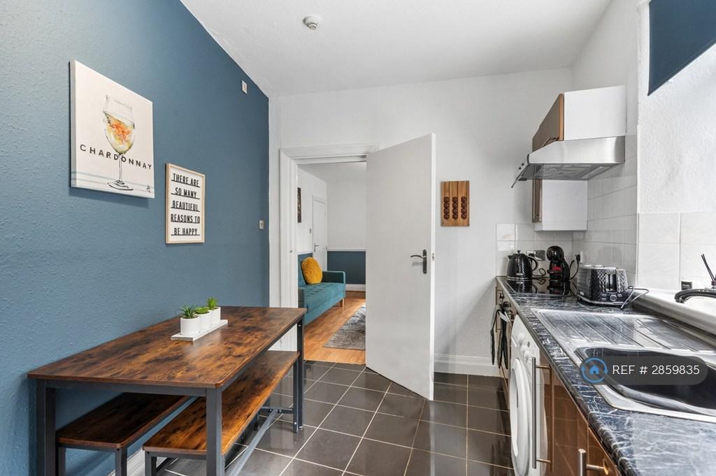 Apartment in Brighton, Round Hill - View 2