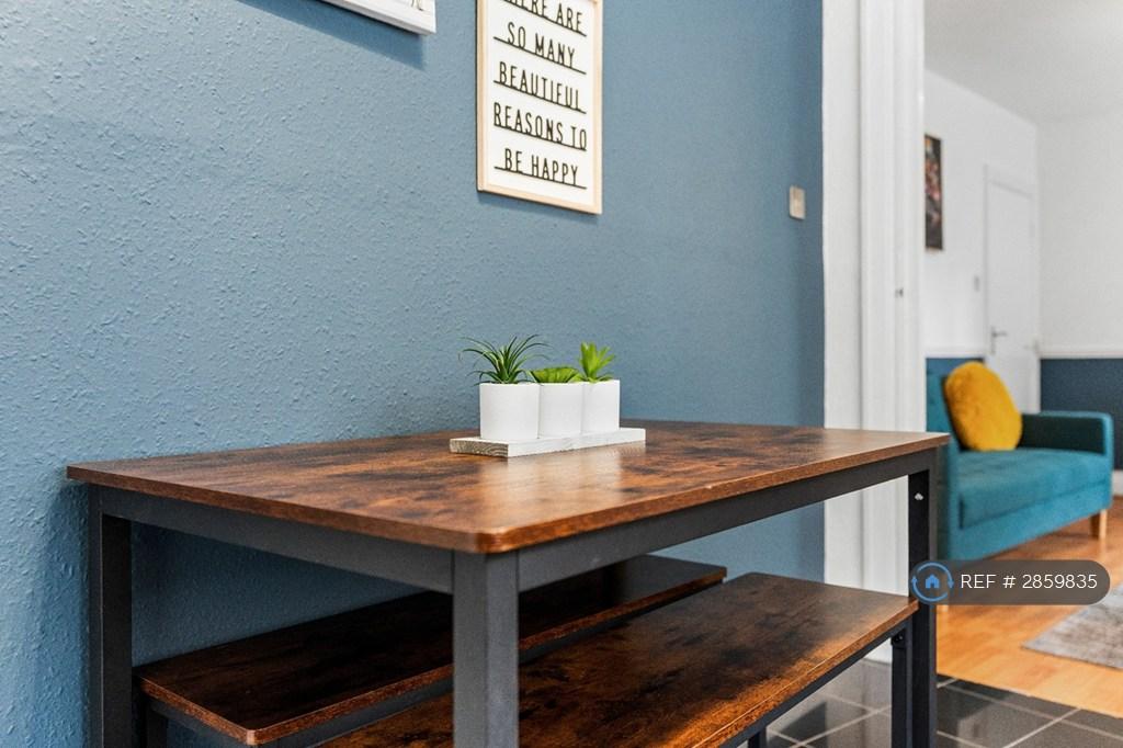 Apartment in Brighton, Round Hill - View 4