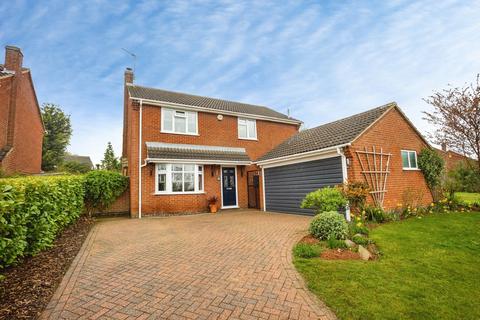 4 bedroom detached house for sale, Grassholme Drive, Loughborough, Leicestershire, LE11