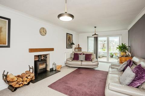 4 bedroom detached house for sale, Grassholme Drive, Loughborough, Leicestershire, LE11