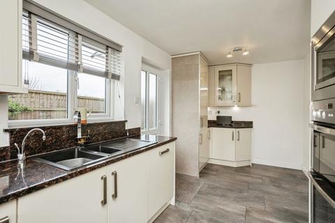 4 bedroom detached house for sale, Grassholme Drive, Loughborough, Leicestershire, LE11