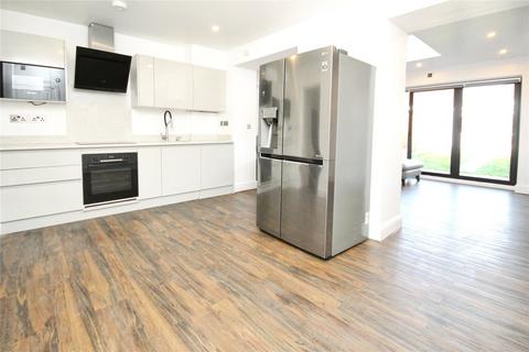 3 bedroom terraced house to rent, Kershaw Road, Dagenham, RM10
