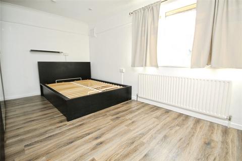 3 bedroom terraced house to rent, Kershaw Road, Dagenham, RM10