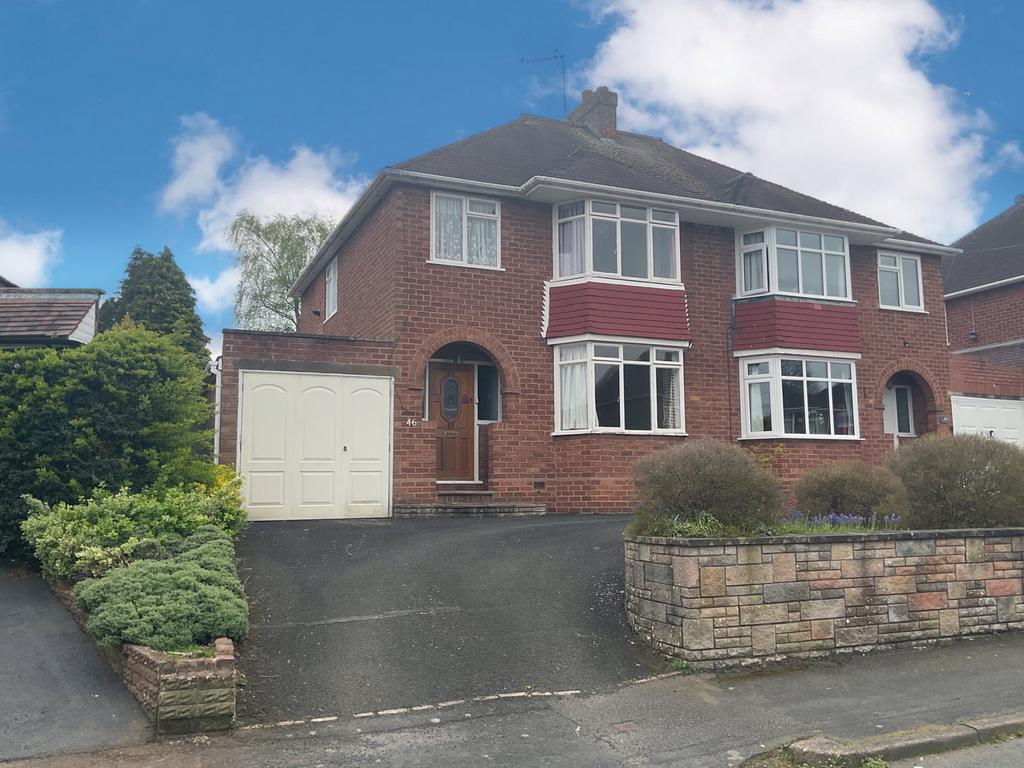 York Crescent, Stourbridge DY8 3 bed semi-detached house for sale - £ ...