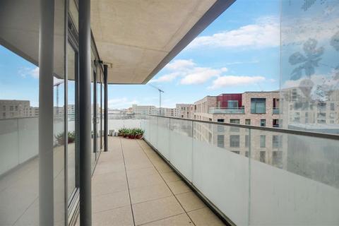 2 bedroom flat for sale, Peartree Way, London SE10
