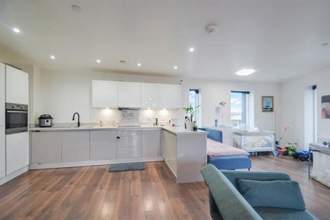 2 bedroom flat for sale, Peartree Way, London SE10