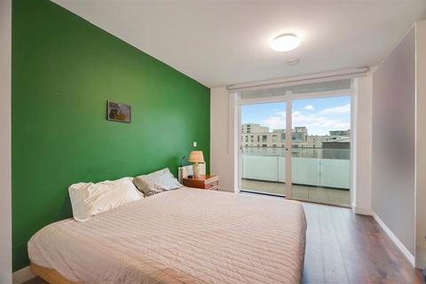 2 bedroom flat for sale, Peartree Way, London SE10