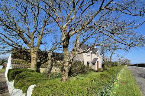 4 bedroom equestrian property for sale, Erw Wen, Penysarn, Anglesey, LL69