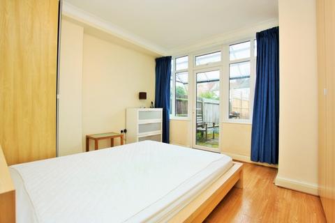 2 bedroom flat for sale, Highcroft Gardens, NW11