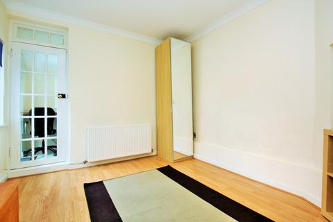 2 bedroom flat for sale, Highcroft Gardens, NW11