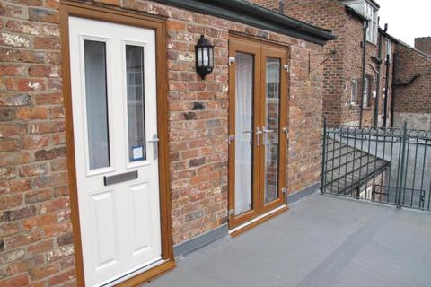 2 bedroom flat to rent, 112A Chestergate, Macclesfield, SK11 6DU