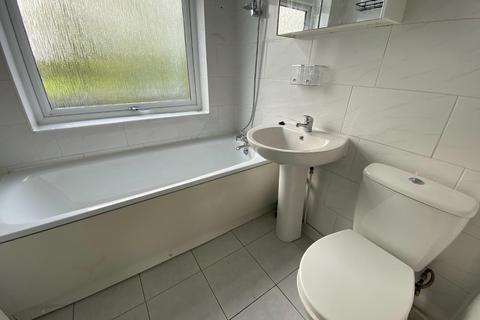 2 bedroom end of terrace house to rent, Kent Road., Dagenham, Dagenham