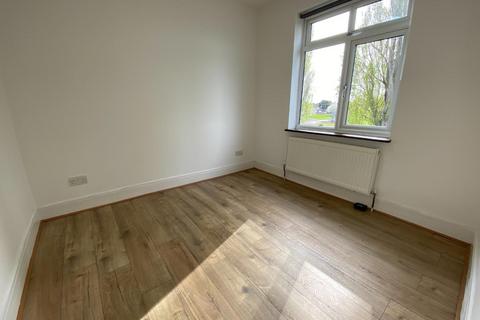 2 bedroom end of terrace house to rent, Kent Road., Dagenham, Dagenham