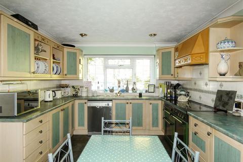 4 bedroom detached house for sale, Salvington Hill, Worthing BN13