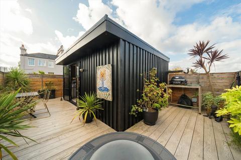 3 bedroom house for sale, Camden Mews, London NW1