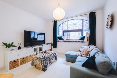 1 bedroom flat for sale, Fire Fly Avenue, Swindon, SN2 2GE
