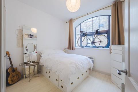 1 bedroom flat for sale, Fire Fly Avenue, Swindon, SN2 2GE