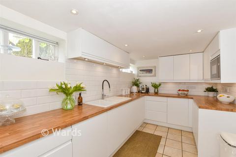 4 bedroom semi-detached house for sale, The Street, Ashford TN27