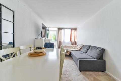 White Hart Lane, Wood Green, London, N22