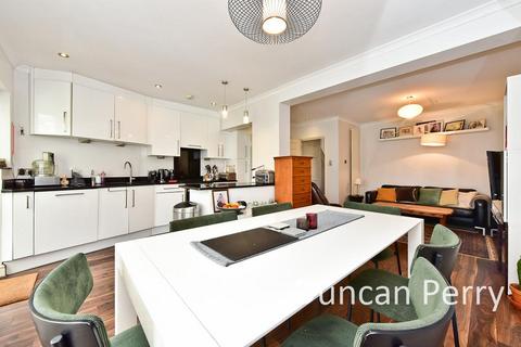 4 bedroom semi-detached house for sale, Auckland Road, Potters Bar EN6
